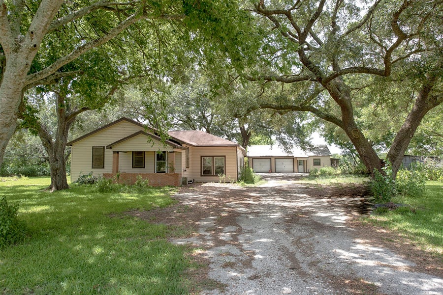 Property photo for 13011 28th Street, Santa Fe, TX