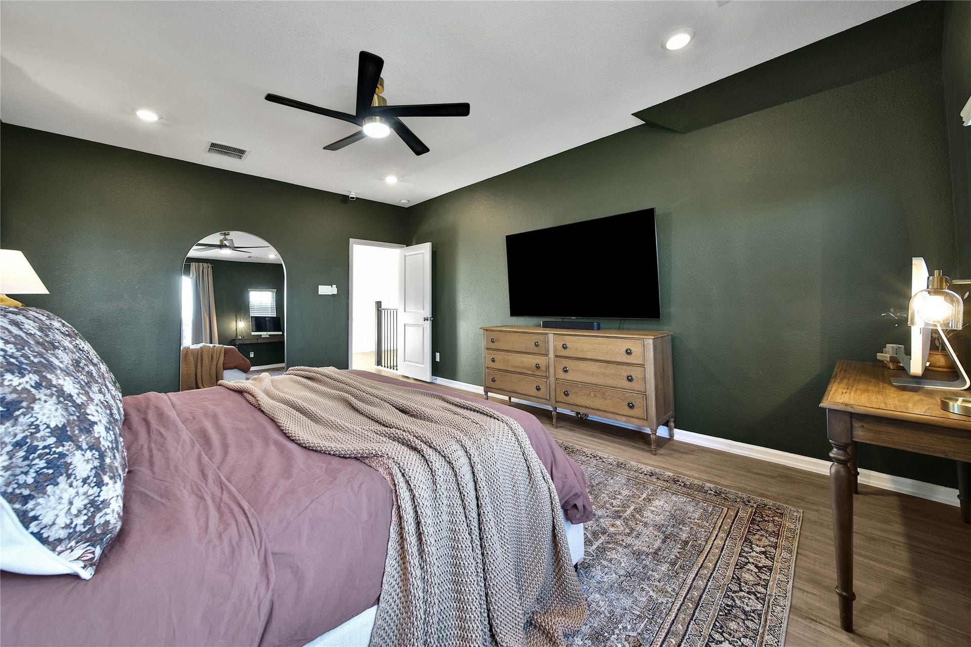 6048 Windward Falls Way, Porter, TX 77365 Primary bedroom.
