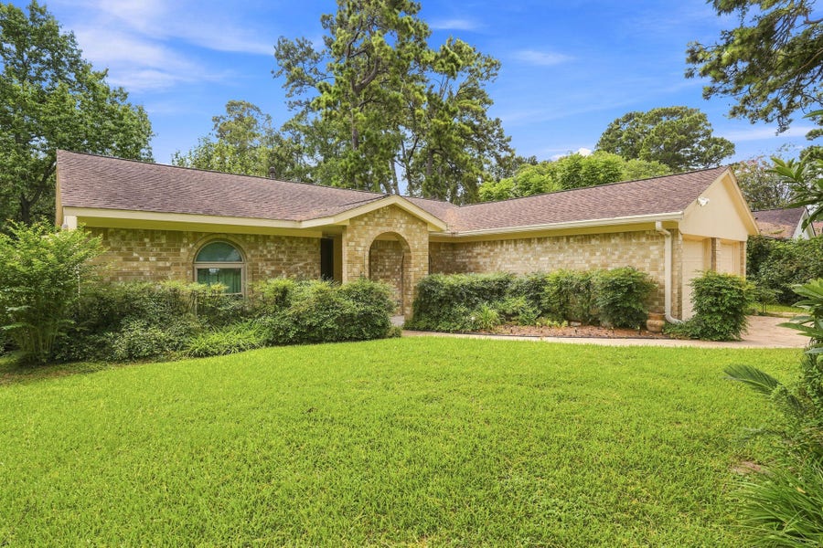 Property photo for 9607 Dornoch Drive, Spring, TX