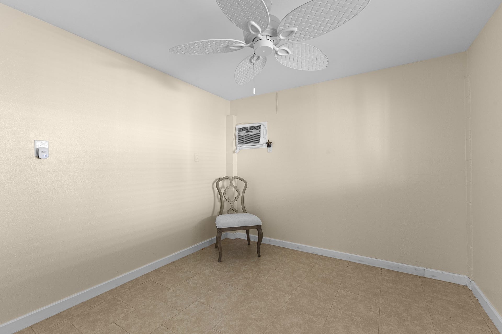 66 Tarpon Street, Bayou Vista, TX 77563 Downstairs bedroom
