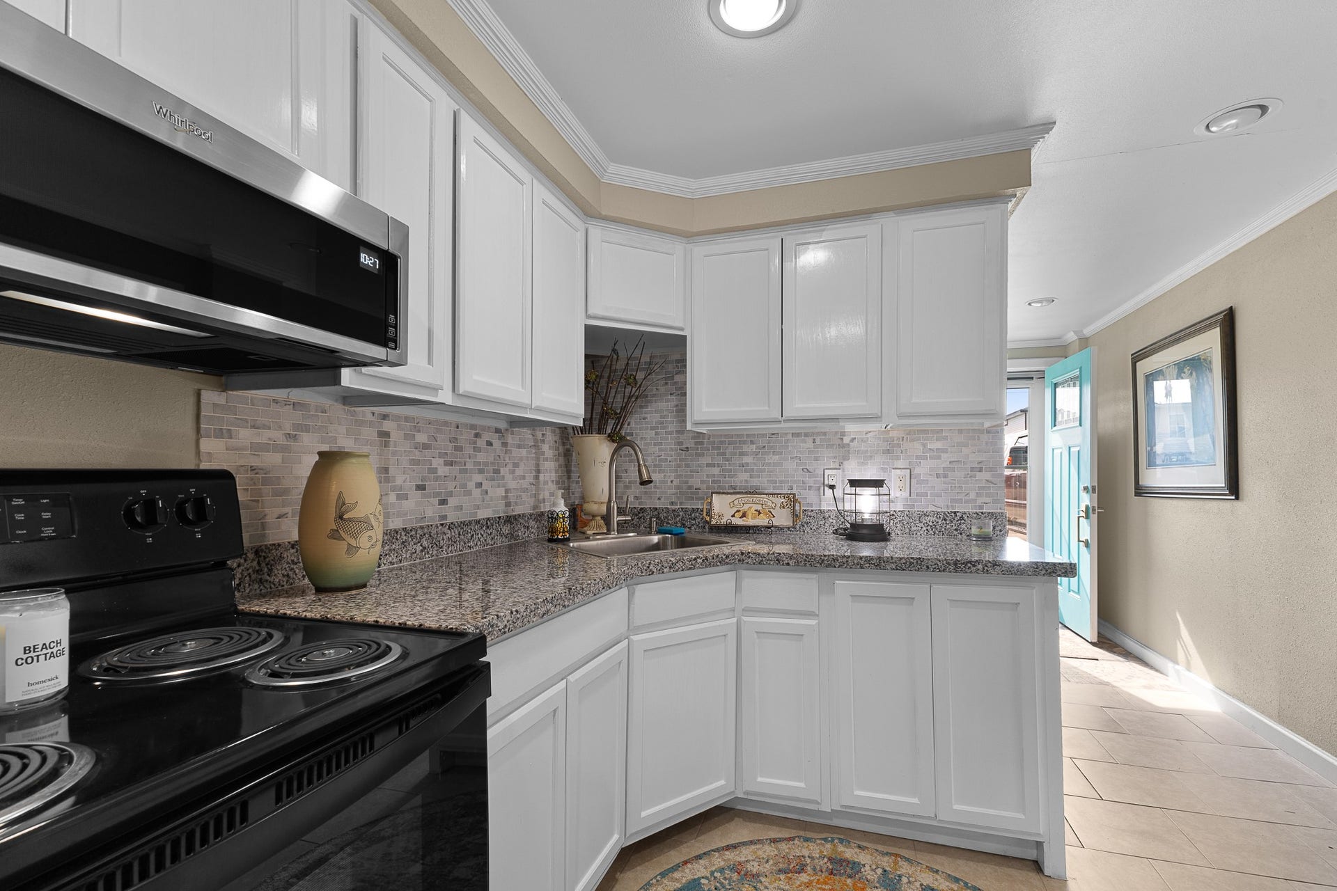 66 Tarpon Street, Bayou Vista, TX 77563 Kitchen with plenty of cabinet space