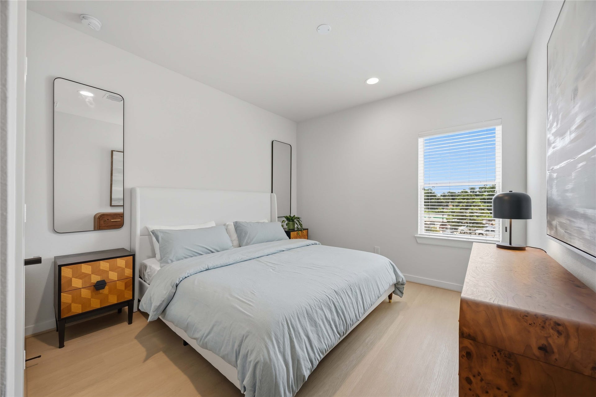 817 Thornton Road, #E, Houston, TX 77018 817 Thornton Road, #E, Houston, TX 77018