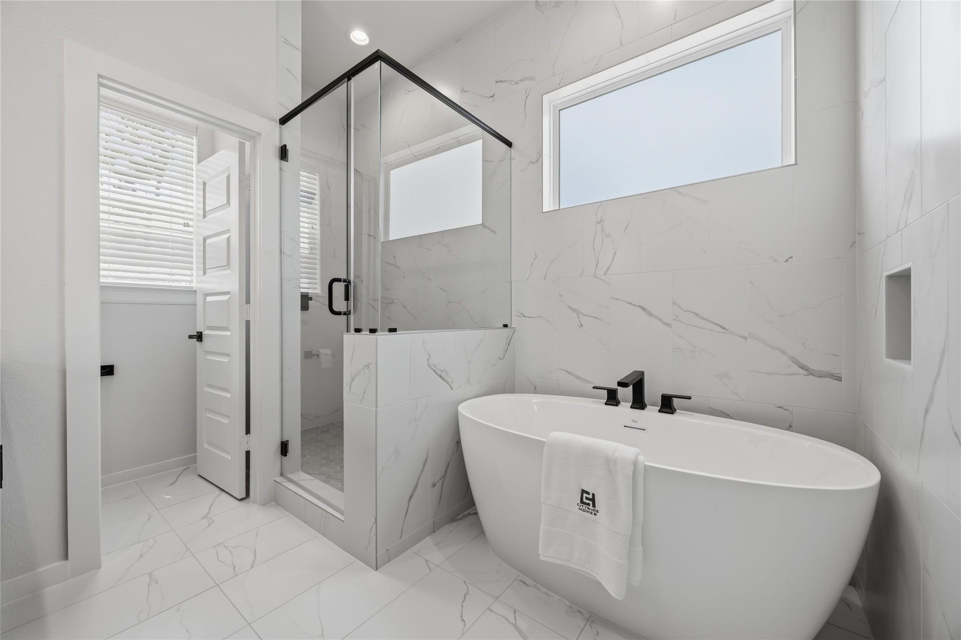 817 Thornton Road, #E, Houston, TX 77018 817 Thornton Road, #E, Houston, TX 77018