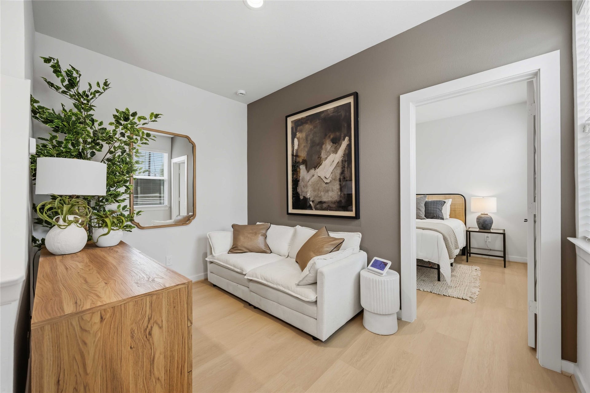 817 Thornton Road, #E, Houston, TX 77018 817 Thornton Road, #E, Houston, TX 77018
