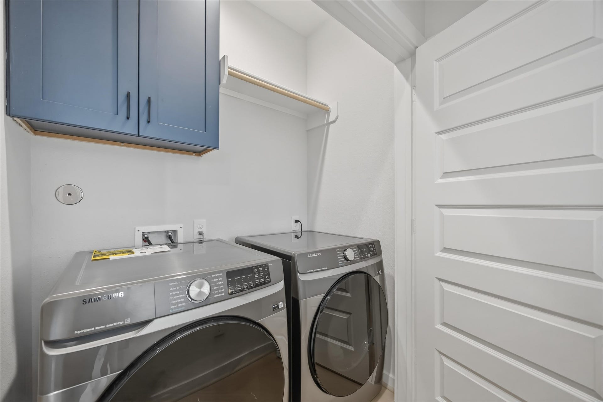 817 Thornton Road, #E, Houston, TX 77018 817 Thornton Road, #E, Houston, TX 77018