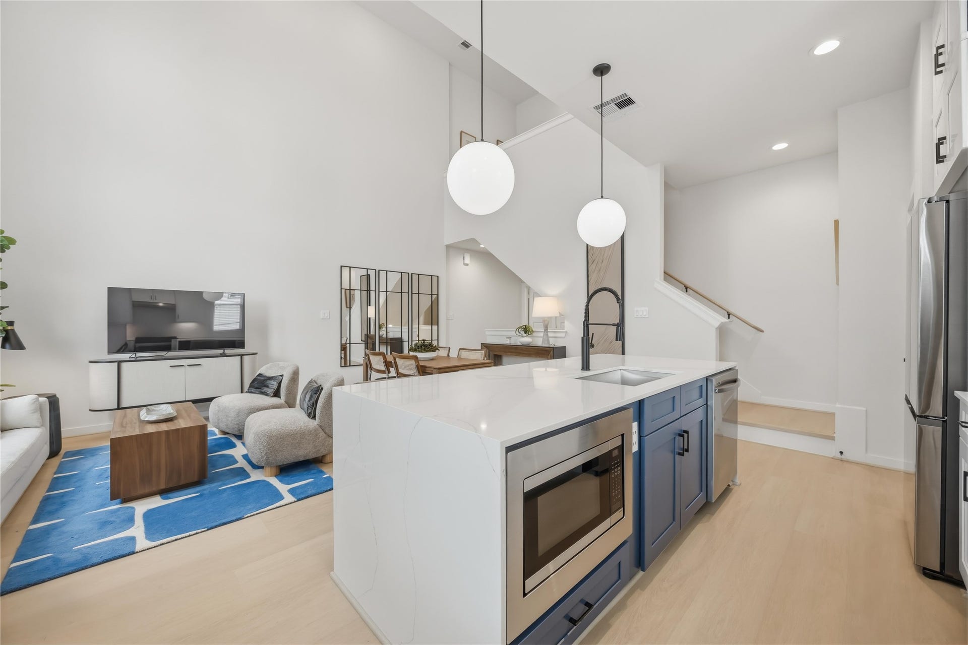 817 Thornton Road, #E, Houston, TX 77018 817 Thornton Road, #E, Houston, TX 77018