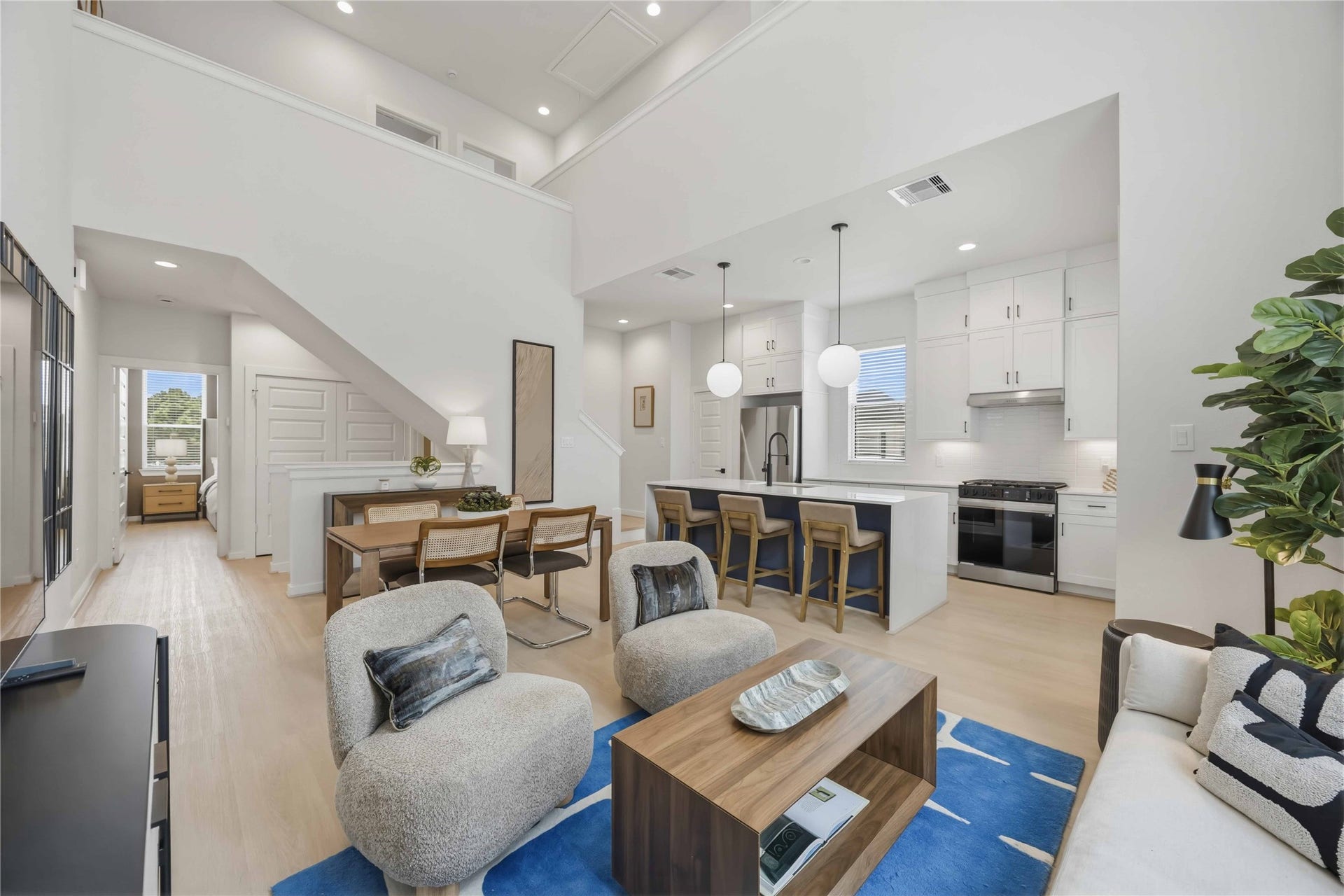 817 Thornton Road, #E, Houston, TX 77018 817 Thornton Road, #E, Houston, TX 77018