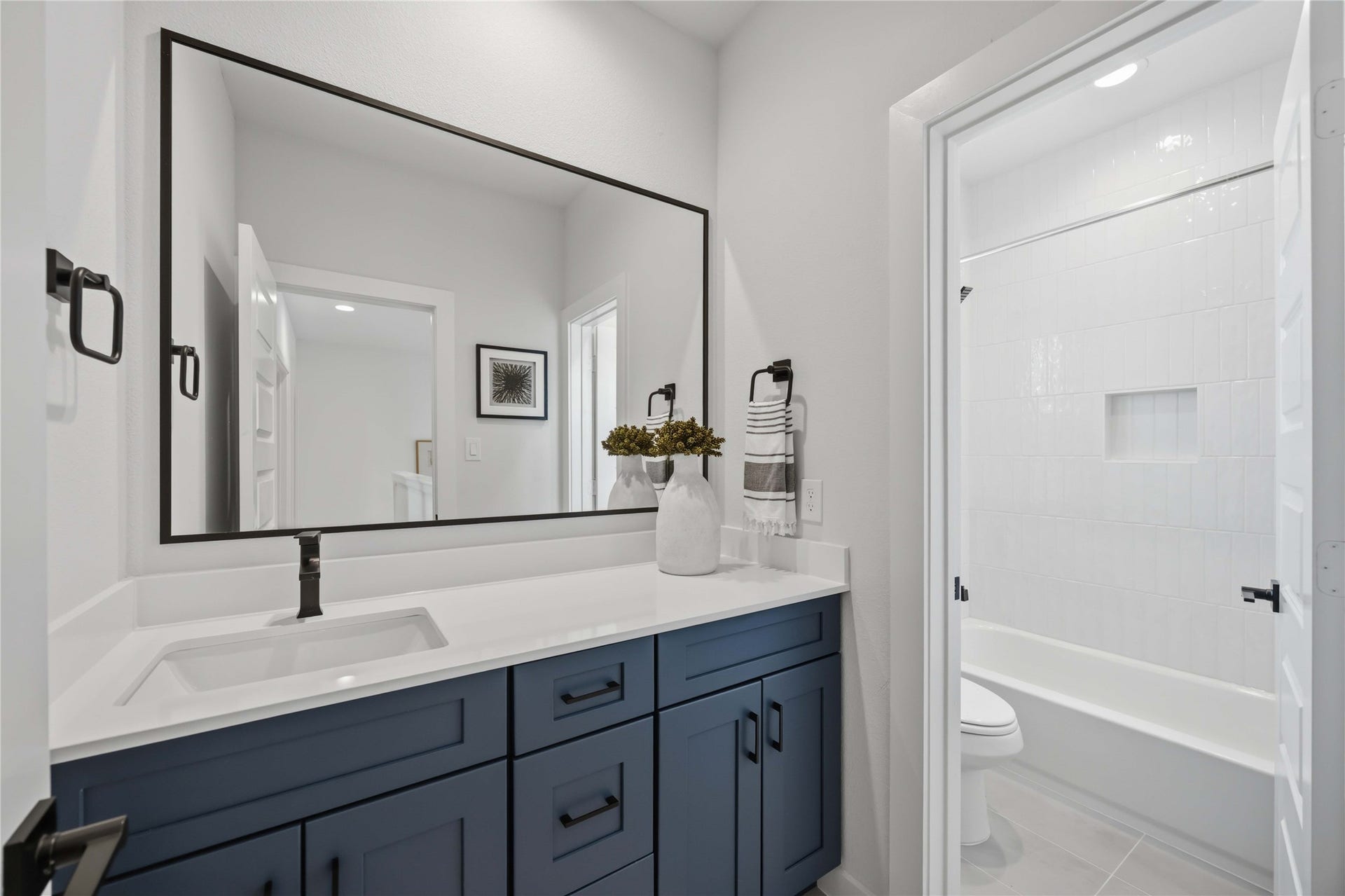 817 Thornton Road, #E, Houston, TX 77018 817 Thornton Road, #E, Houston, TX 77018