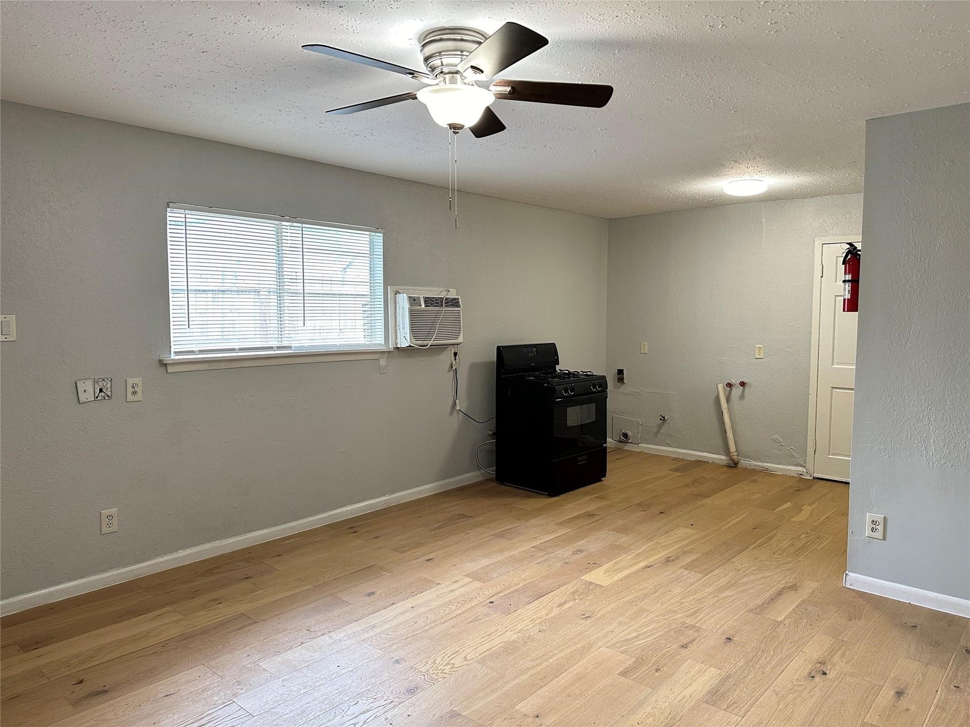 8010 Roswell Street, #1, Houston, TX 77022 8010 Roswell Street, #1, Houston, TX 77022