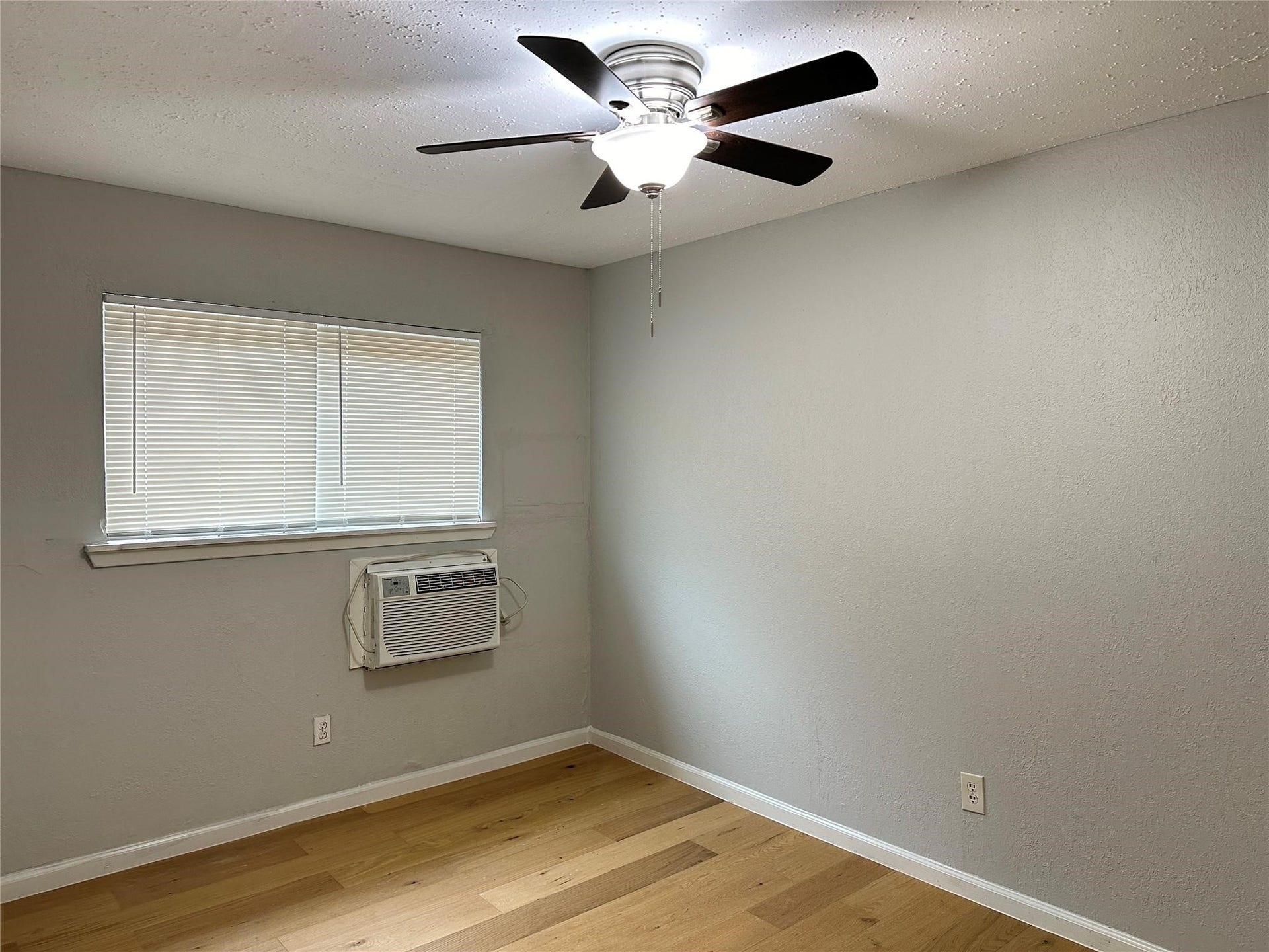 8010 Roswell Street, #1, Houston, TX 77022 8010 Roswell Street, #1, Houston, TX 77022