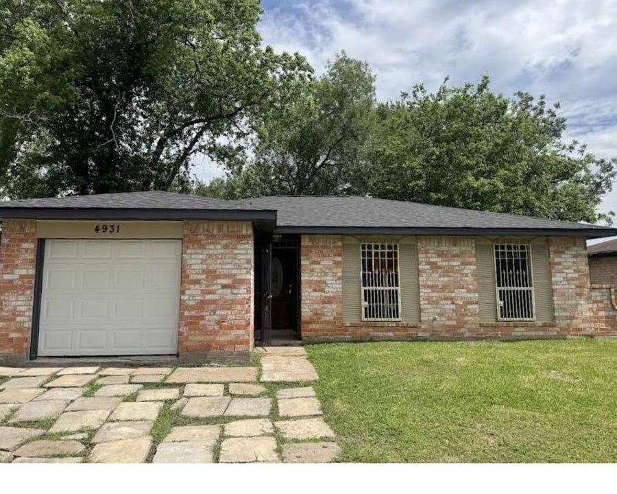 Property photo for 4931 E Ridge Creek Drive, Houston, TX