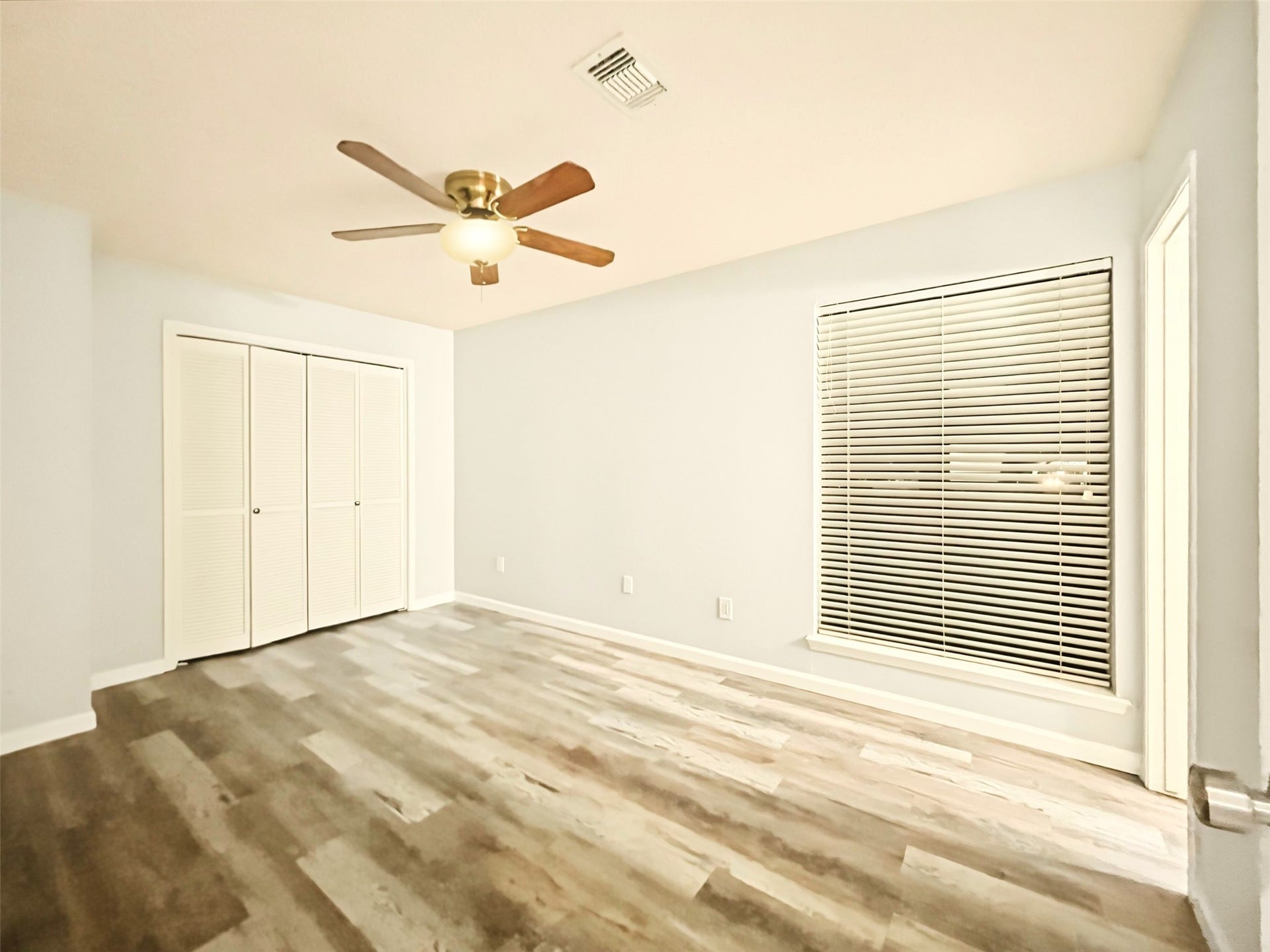 This is a view of the secondary bedroom upstairs.