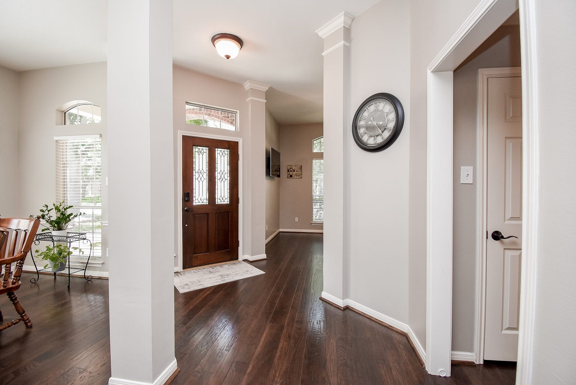 7218 Fall Creek Bend, Humble, TX 77396 The secondary bedrooms are located down a hall with a full and storage closet.
