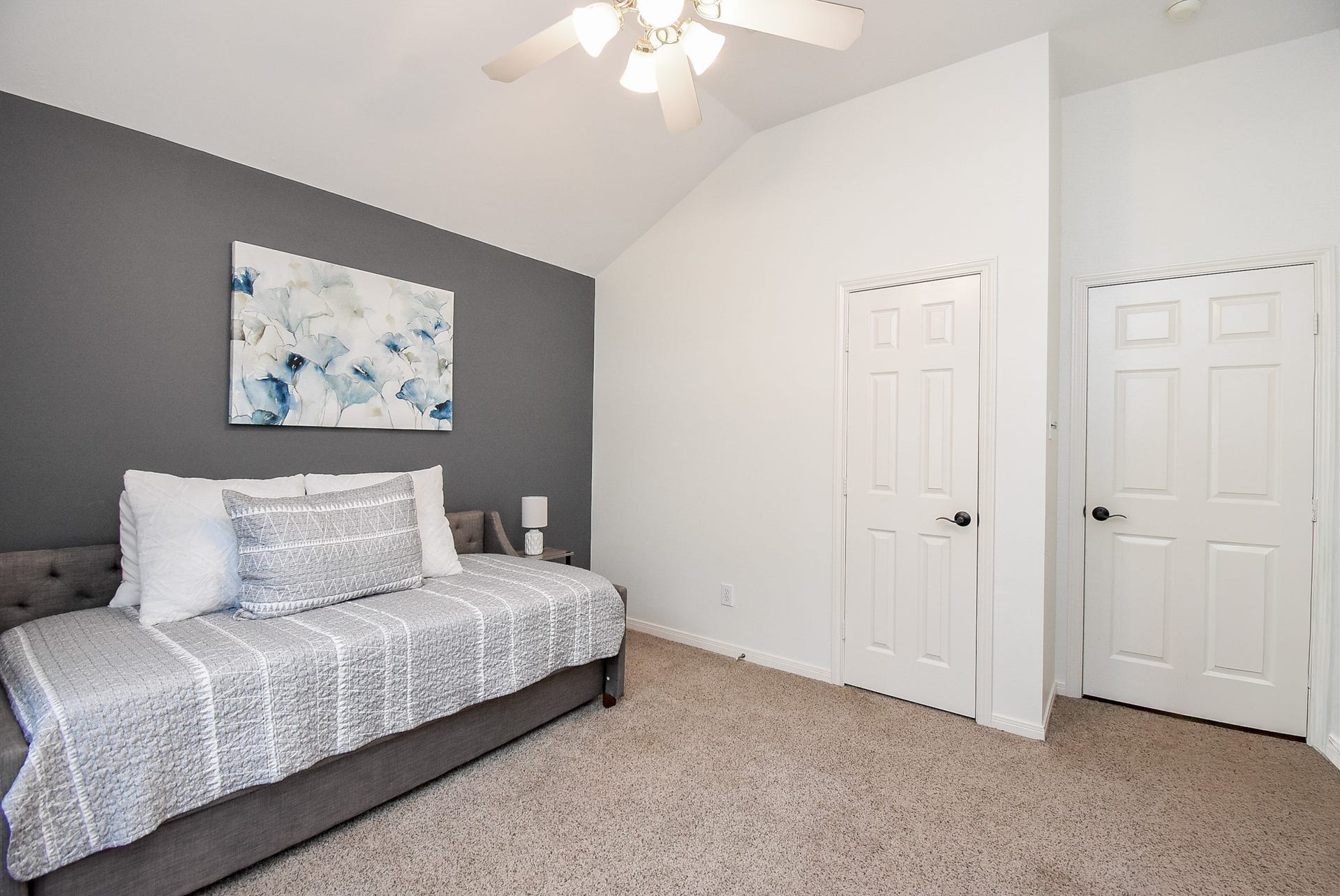 7218 Fall Creek Bend, Humble, TX 77396 Both secondary bedrooms have very large walk-in closet.