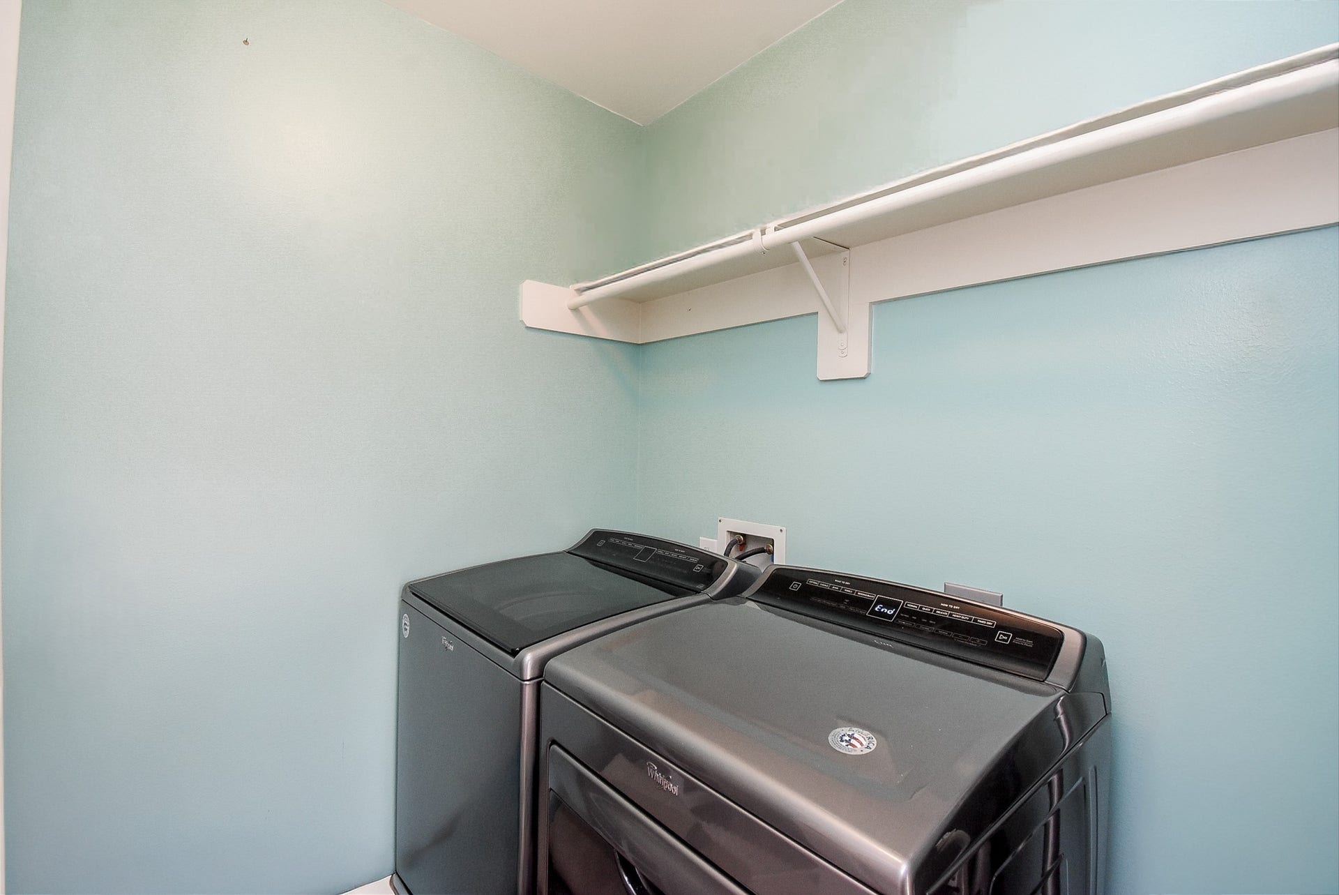 7218 Fall Creek Bend, Humble, TX 77396 The laundry room is conveniently located next to the primary bedroom!