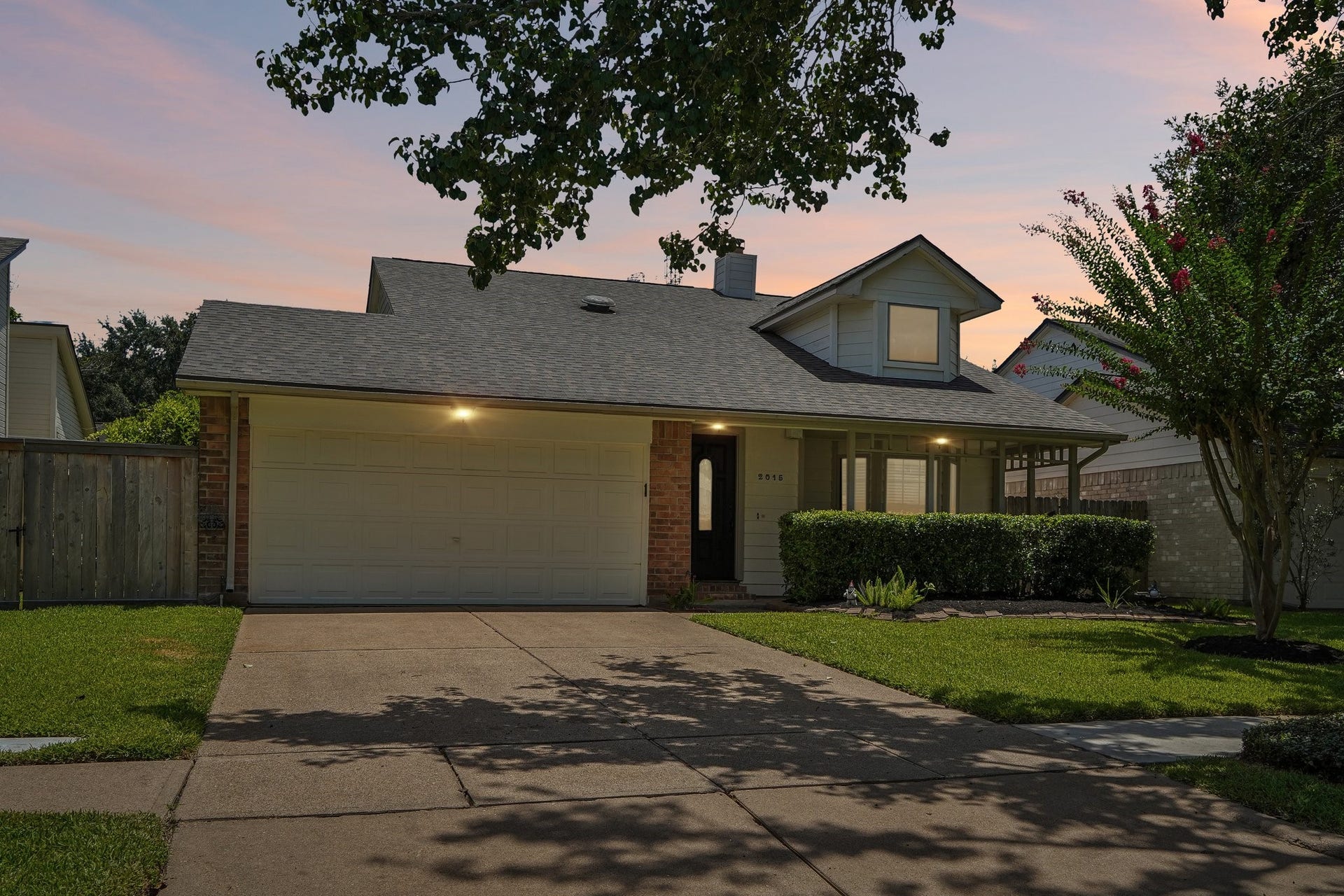 2015 Creek Valley Lane, Sugar Land, TX 77478
