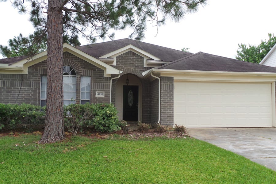 Property photo for 4918 Sterling Crossing, Pearland, TX