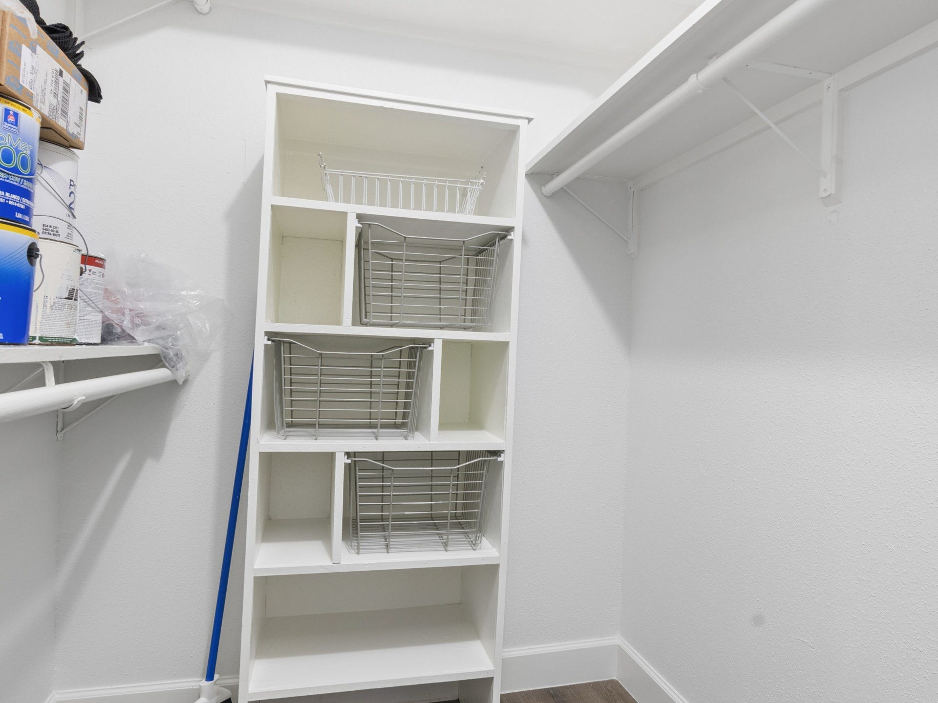 18519 Egret Bay Boulevard, #1906, Webster, TX 77058 Large walk in closet.