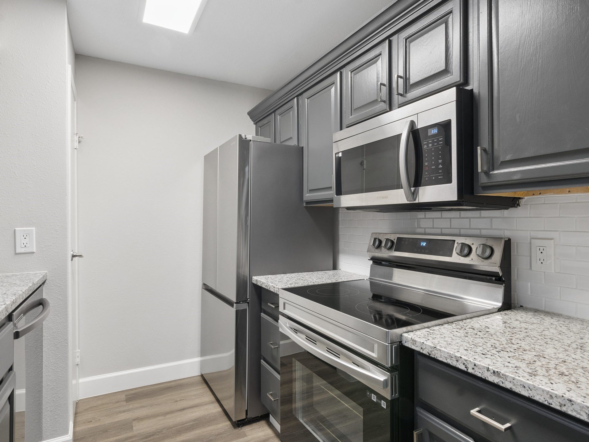 18519 Egret Bay Boulevard, #1906, Webster, TX 77058 Upgraded appliances.