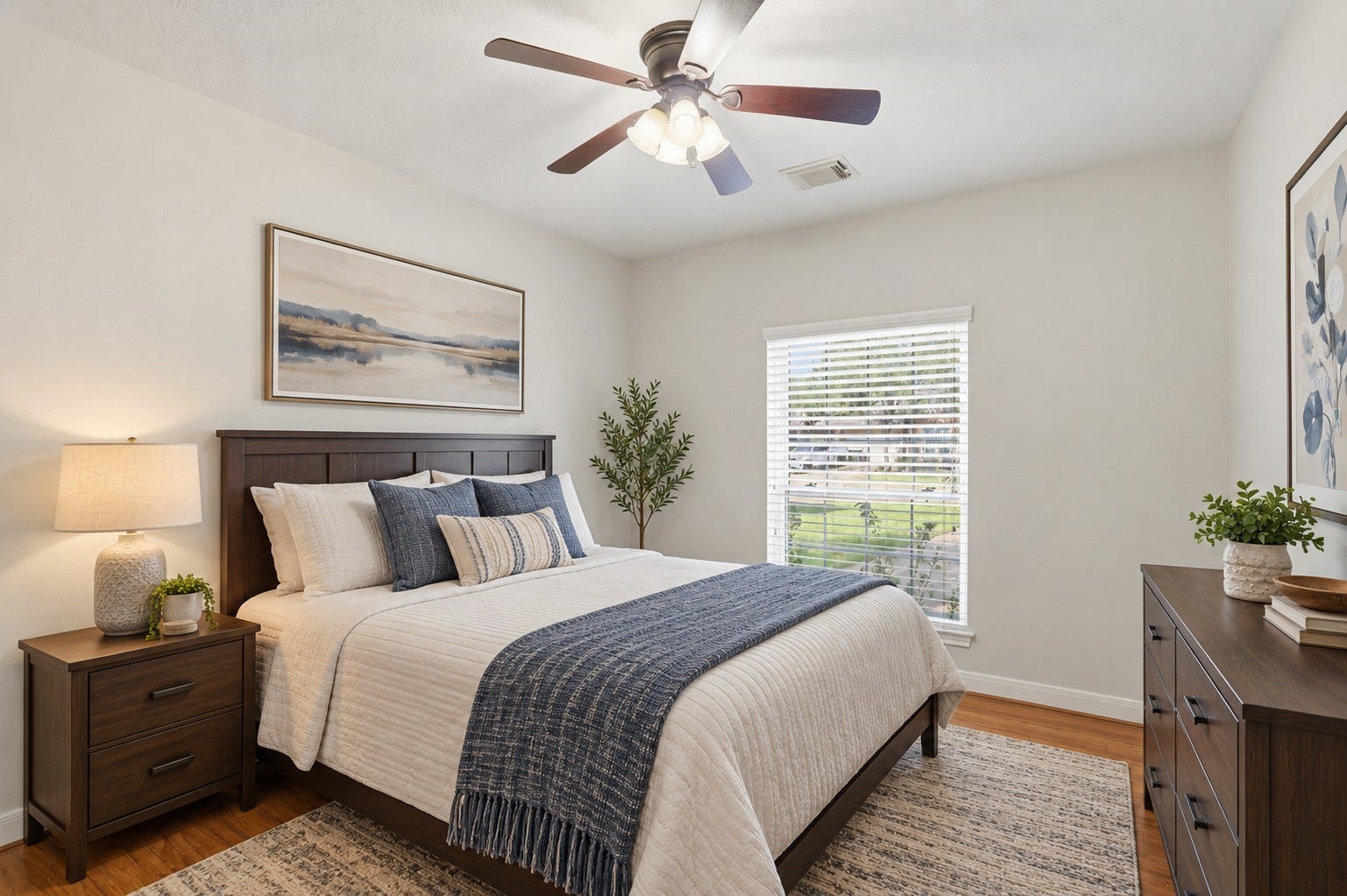 A comfortable second bedroom. **Virtually staged