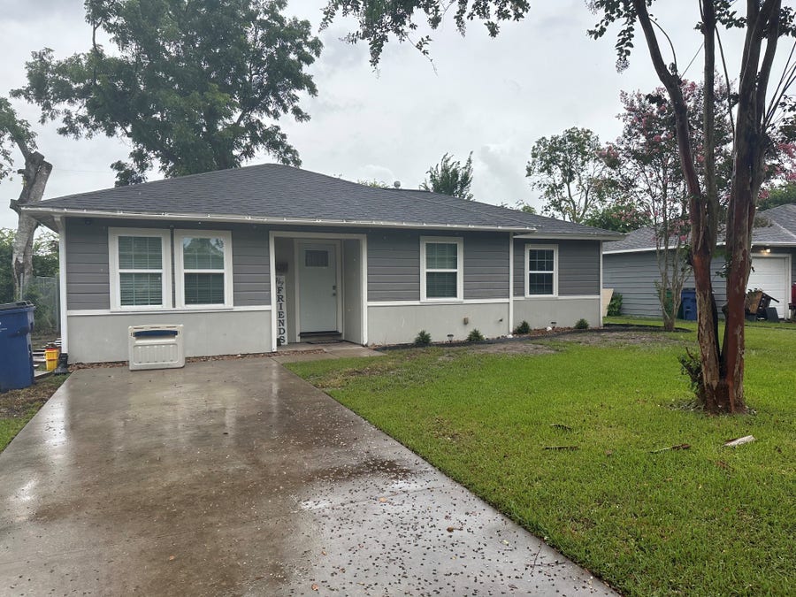 Property photo for 309 Evans Street, Angleton, TX