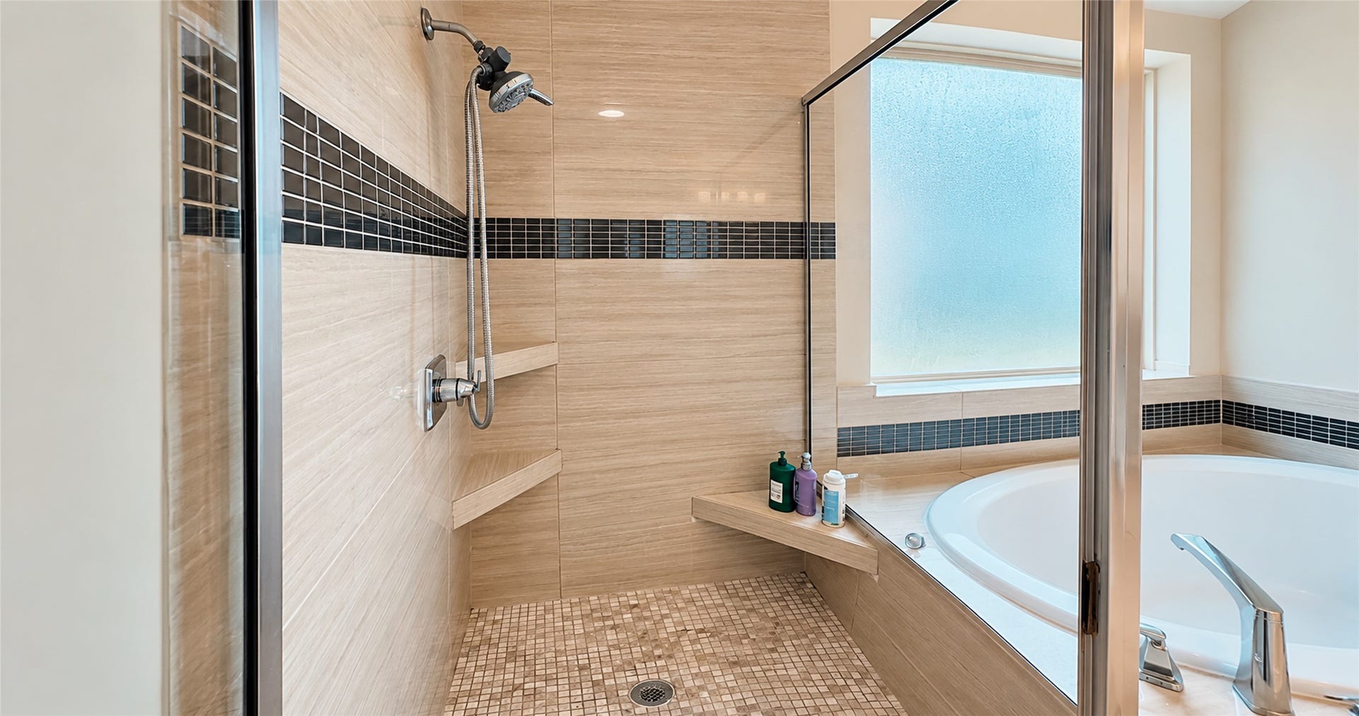 2643 River Run Road, Missouri City, TX 77459 Standing shower master bath