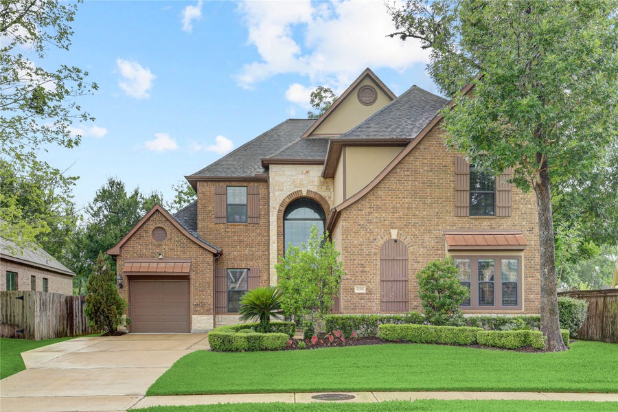 Property photo for 7018 Fall Creek Lane, Missouri City, TX