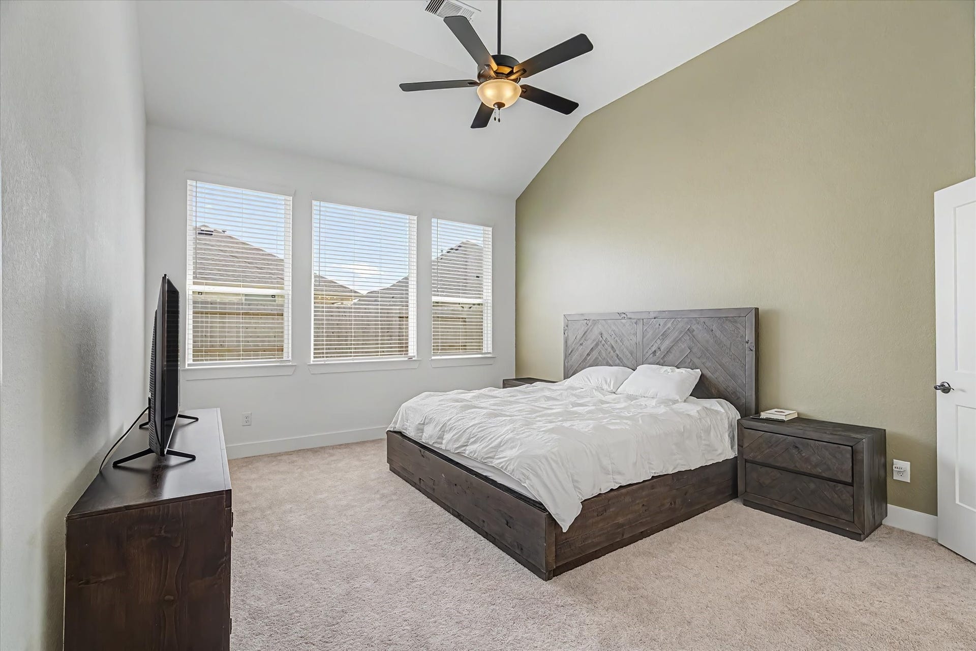 3851 Mulberry Farms Drive, Santa Fe, TX 77510 3851 Mulberry Farms Drive, Santa Fe, TX 77510
