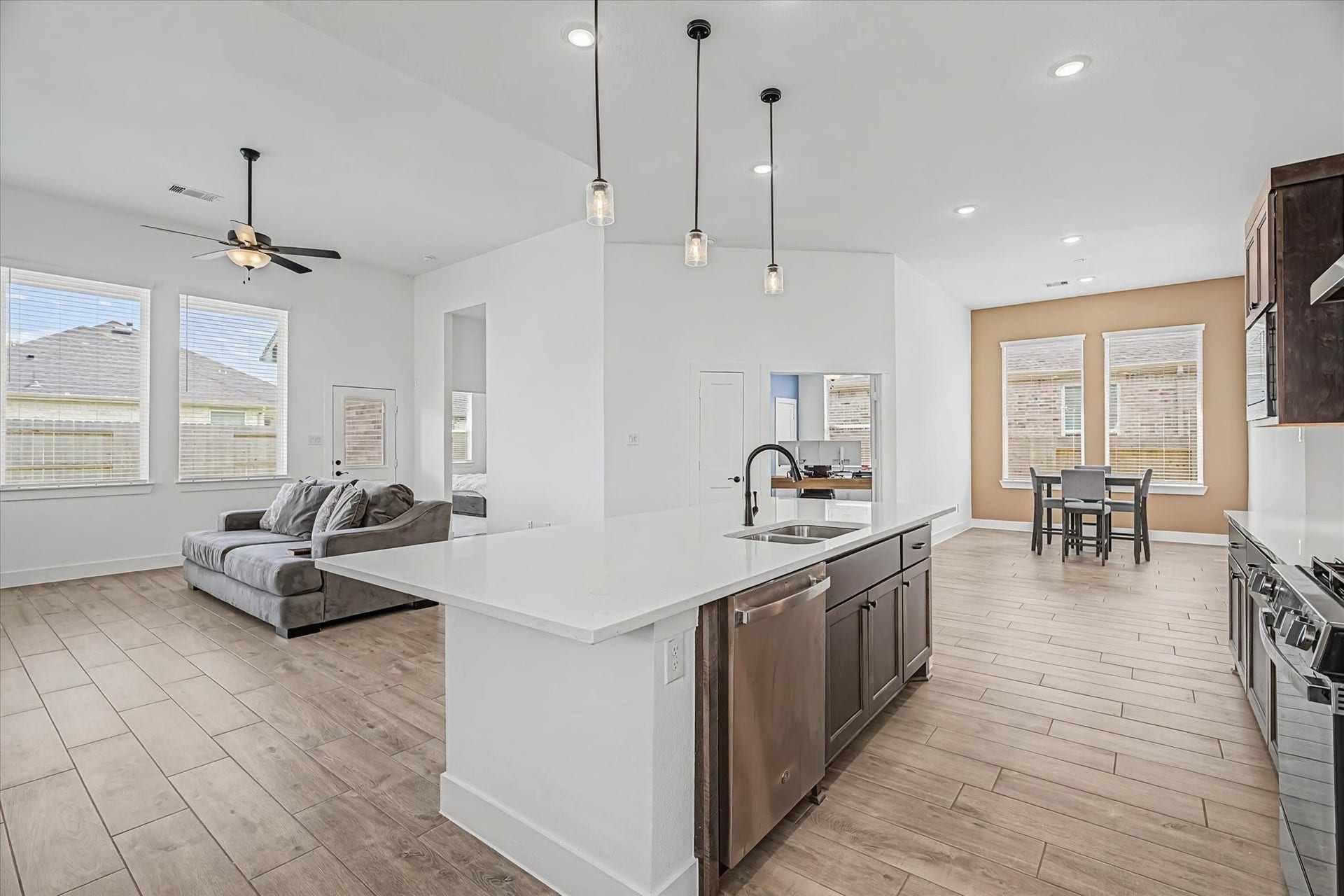 3851 Mulberry Farms Drive, Santa Fe, TX 77510 3851 Mulberry Farms Drive, Santa Fe, TX 77510