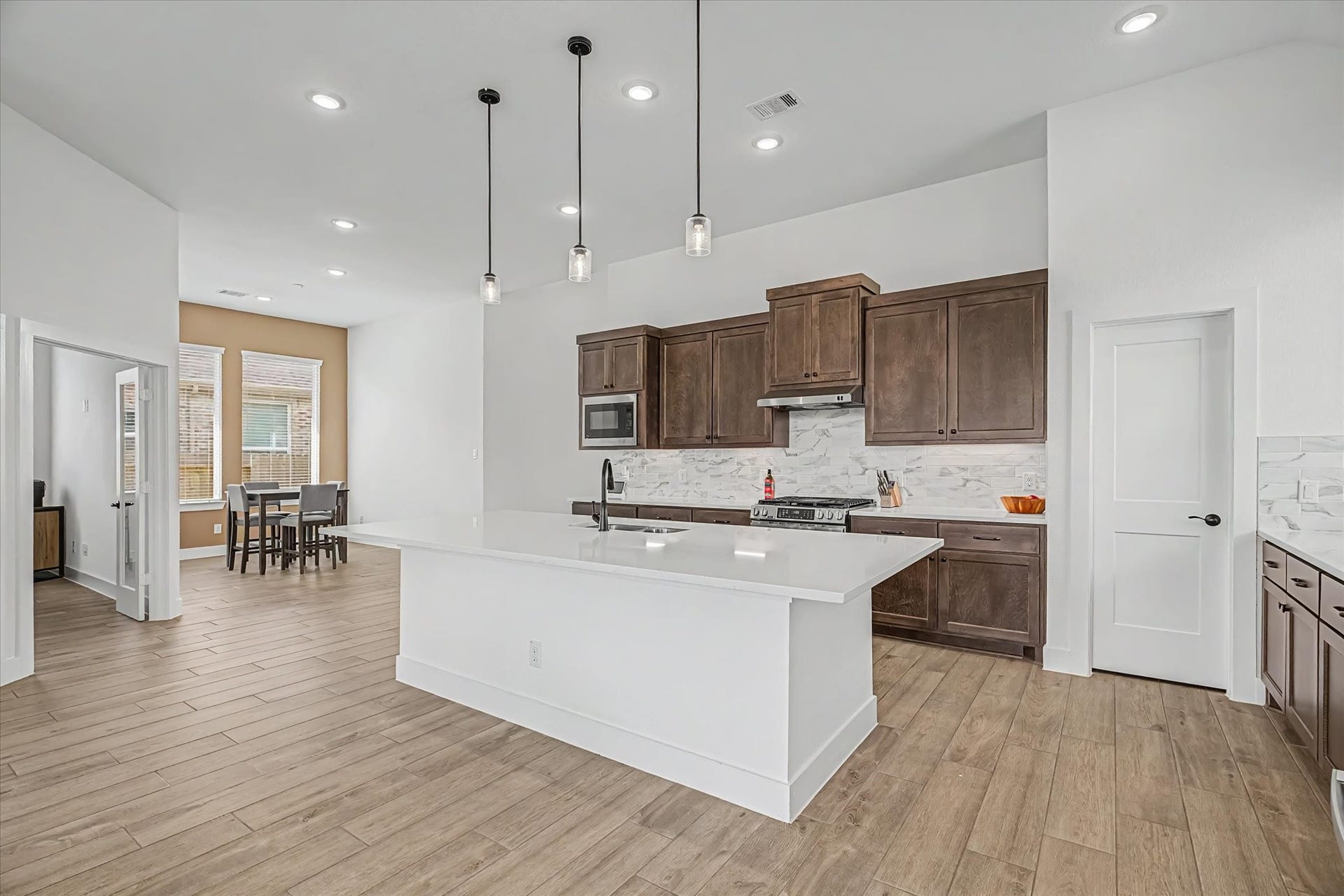3851 Mulberry Farms Drive, Santa Fe, TX 77510 3851 Mulberry Farms Drive, Santa Fe, TX 77510