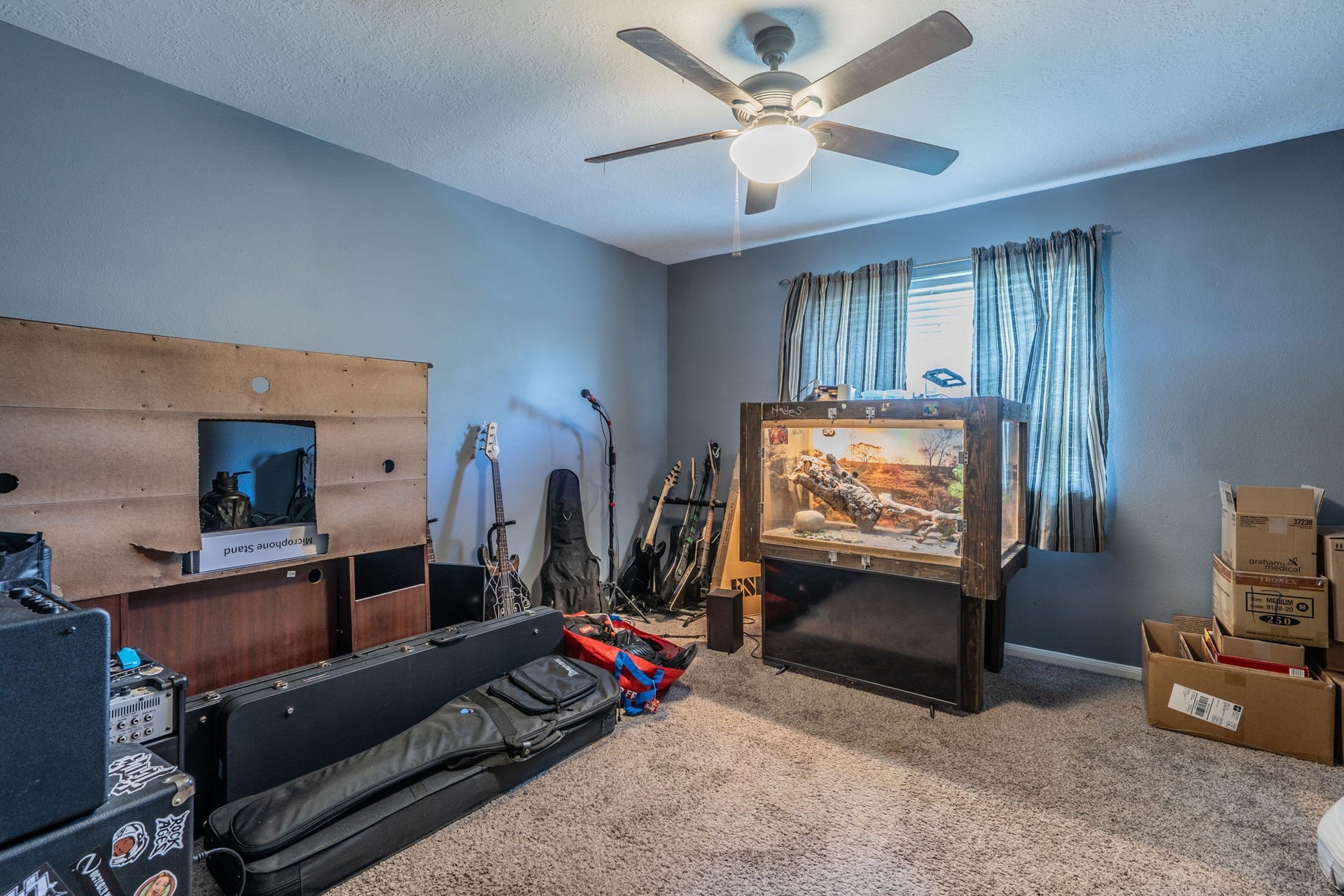 2304 Caroline Street, Dickinson, TX 77539 2304 Caroline Street, Dickinson, TX 77539