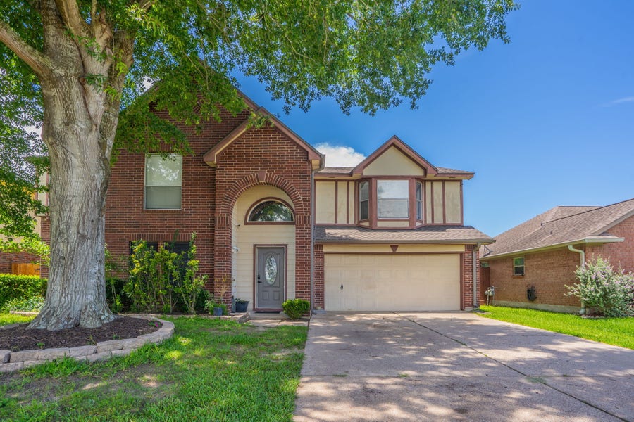Property photo for 2304 Caroline Street, Dickinson, TX