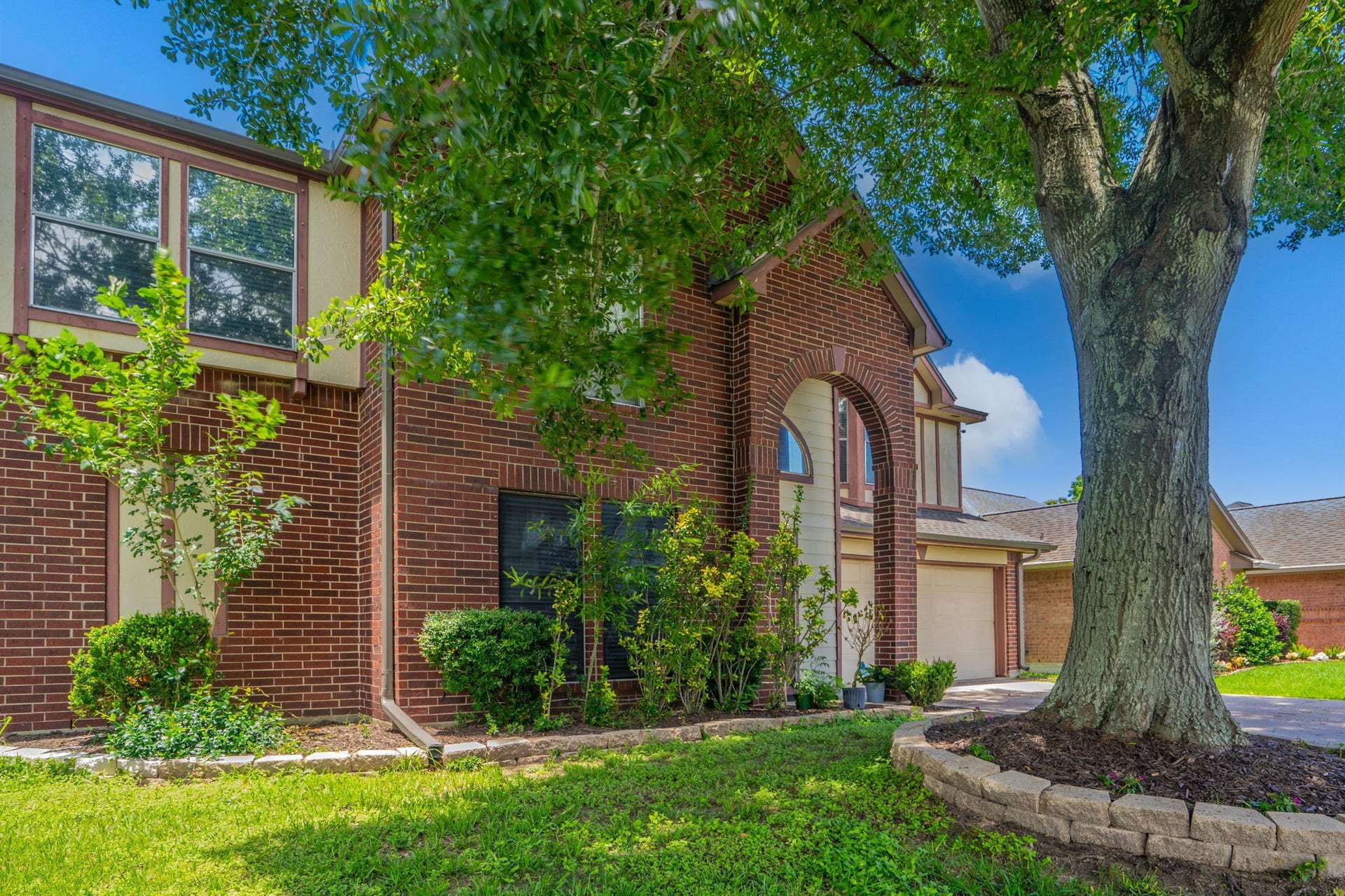 2304 Caroline Street, Dickinson, TX 77539 2304 Caroline Street, Dickinson, TX 77539