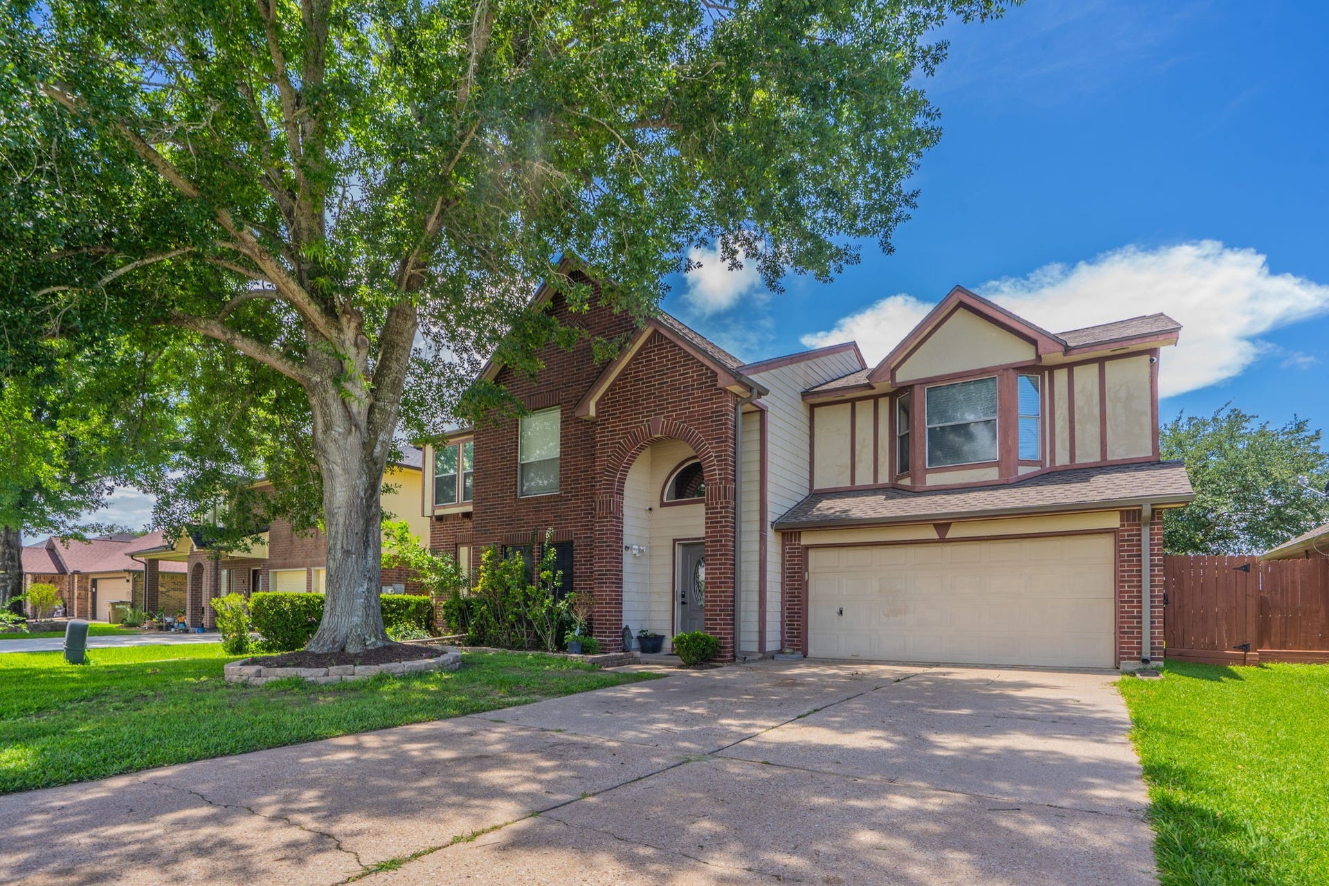 2304 Caroline Street, Dickinson, TX 77539 2304 Caroline Street, Dickinson, TX 77539