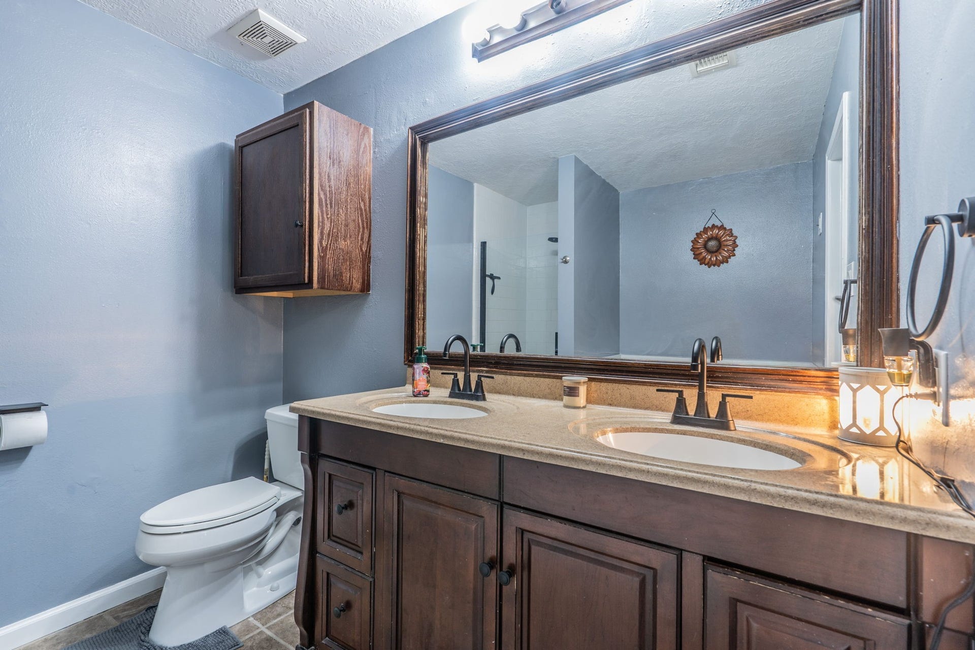 2304 Caroline Street, Dickinson, TX 77539 2304 Caroline Street, Dickinson, TX 77539