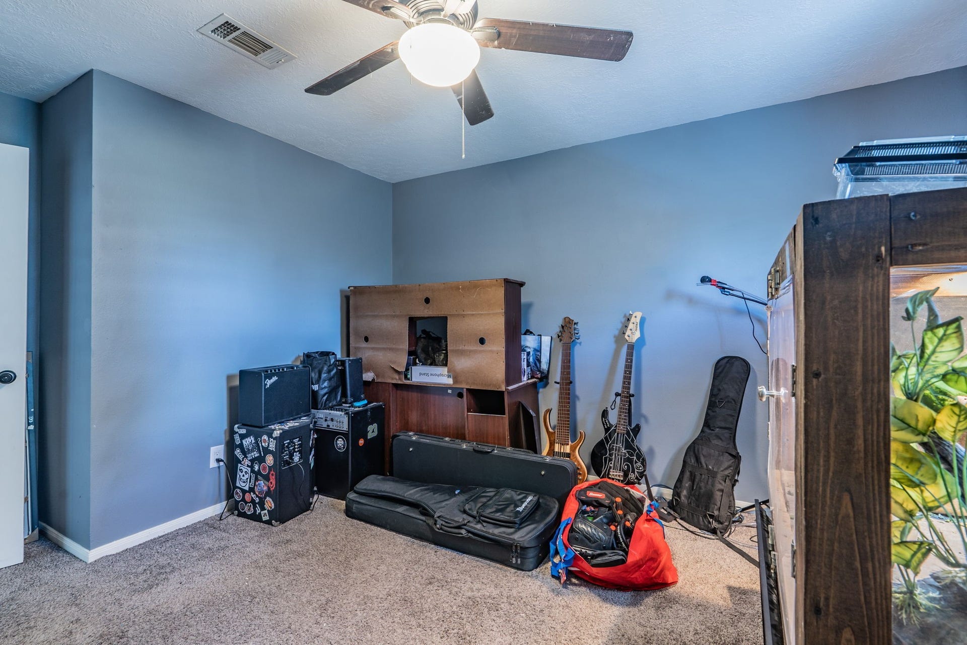 2304 Caroline Street, Dickinson, TX 77539 2304 Caroline Street, Dickinson, TX 77539