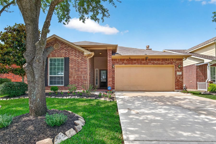 Property photo for 13010 Ferry Cove Lane, Pearland, TX