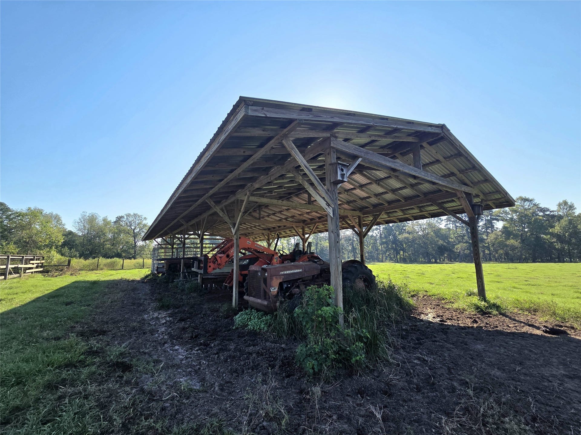 10094 Stidham Road, Conroe, TX 77302 Larger pole barn.