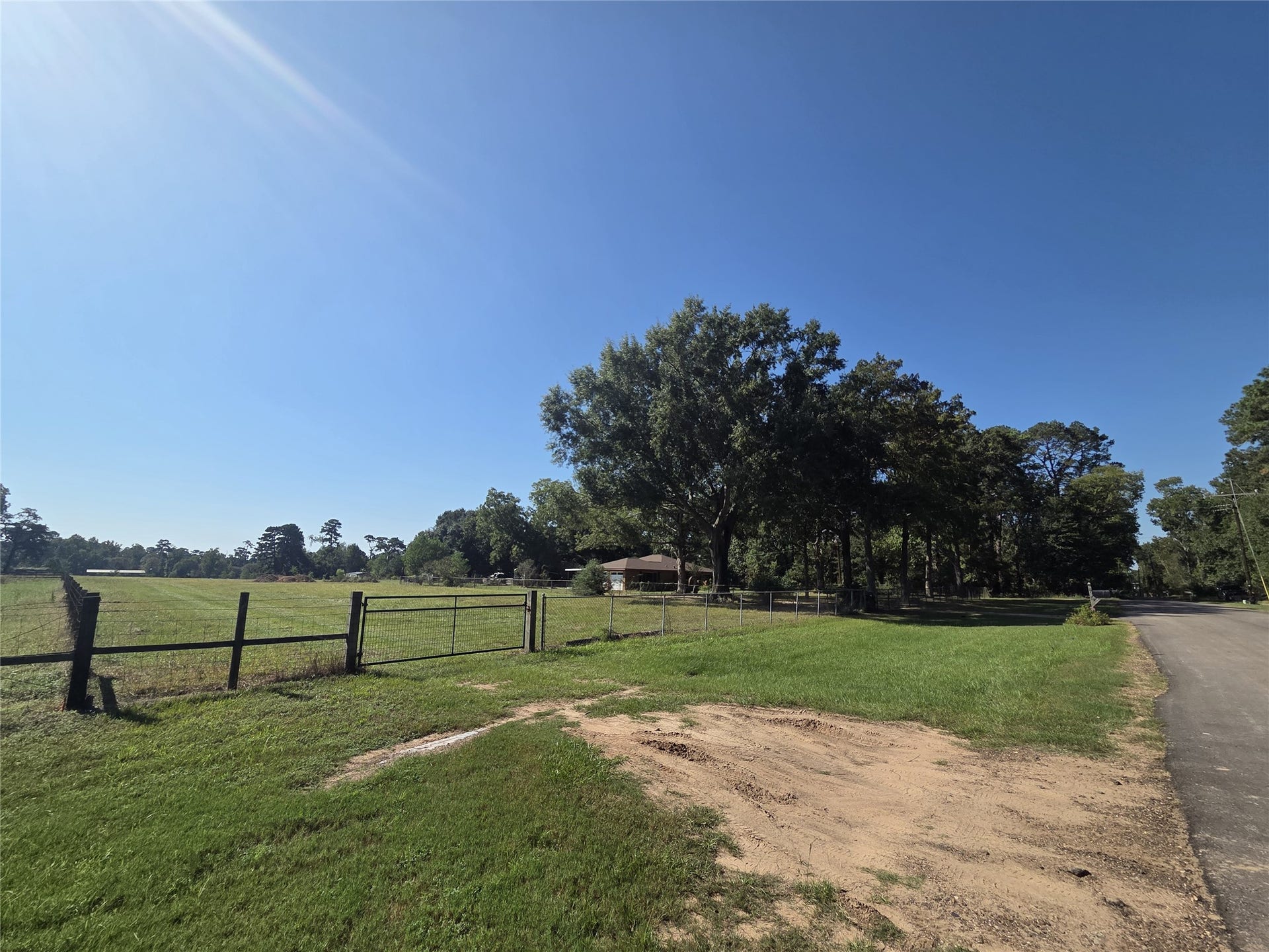 10094 Stidham Road, Conroe, TX 77302 3 separate driveways to the property.