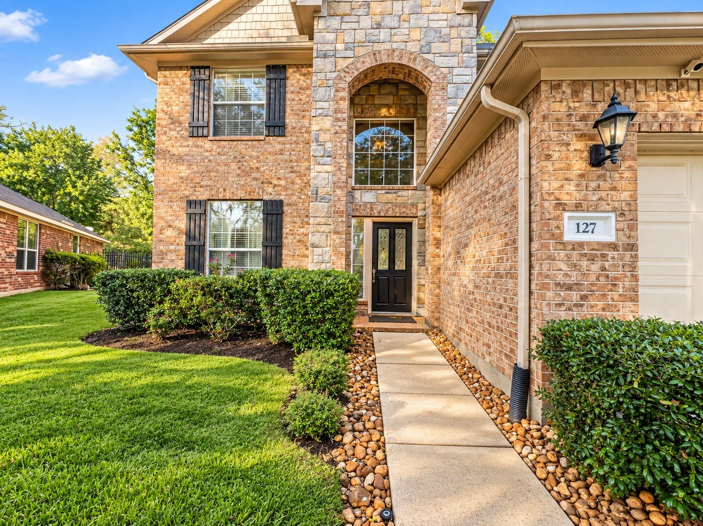 127 Hawkhurst, The Woodlands, TX 77354