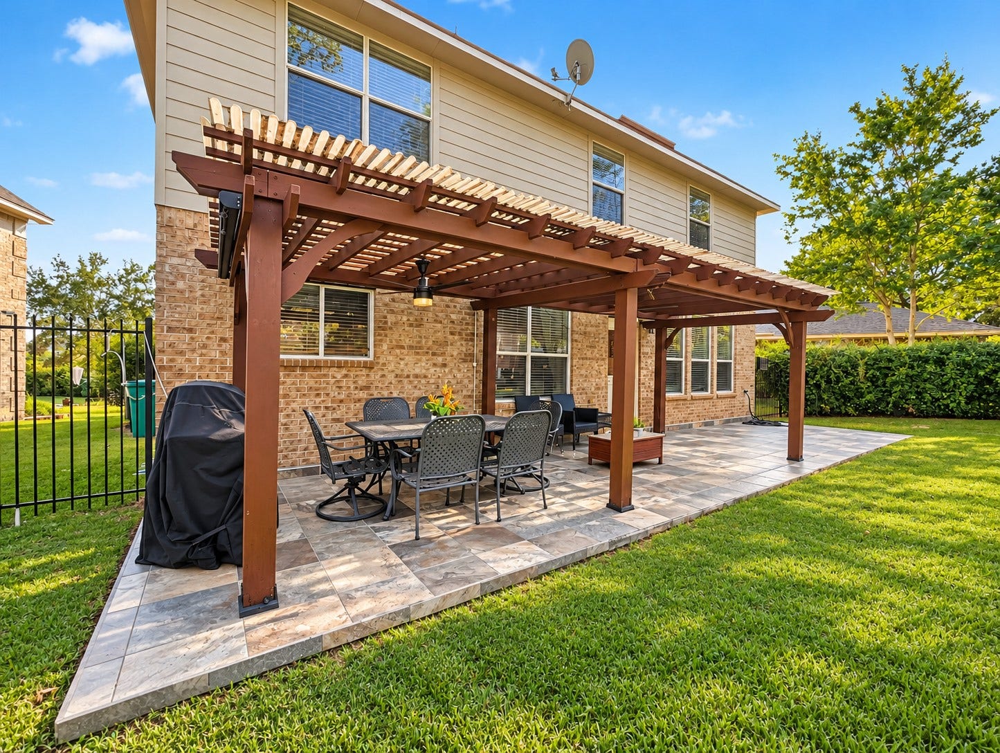 127 Hawkhurst, The Woodlands, TX 77354