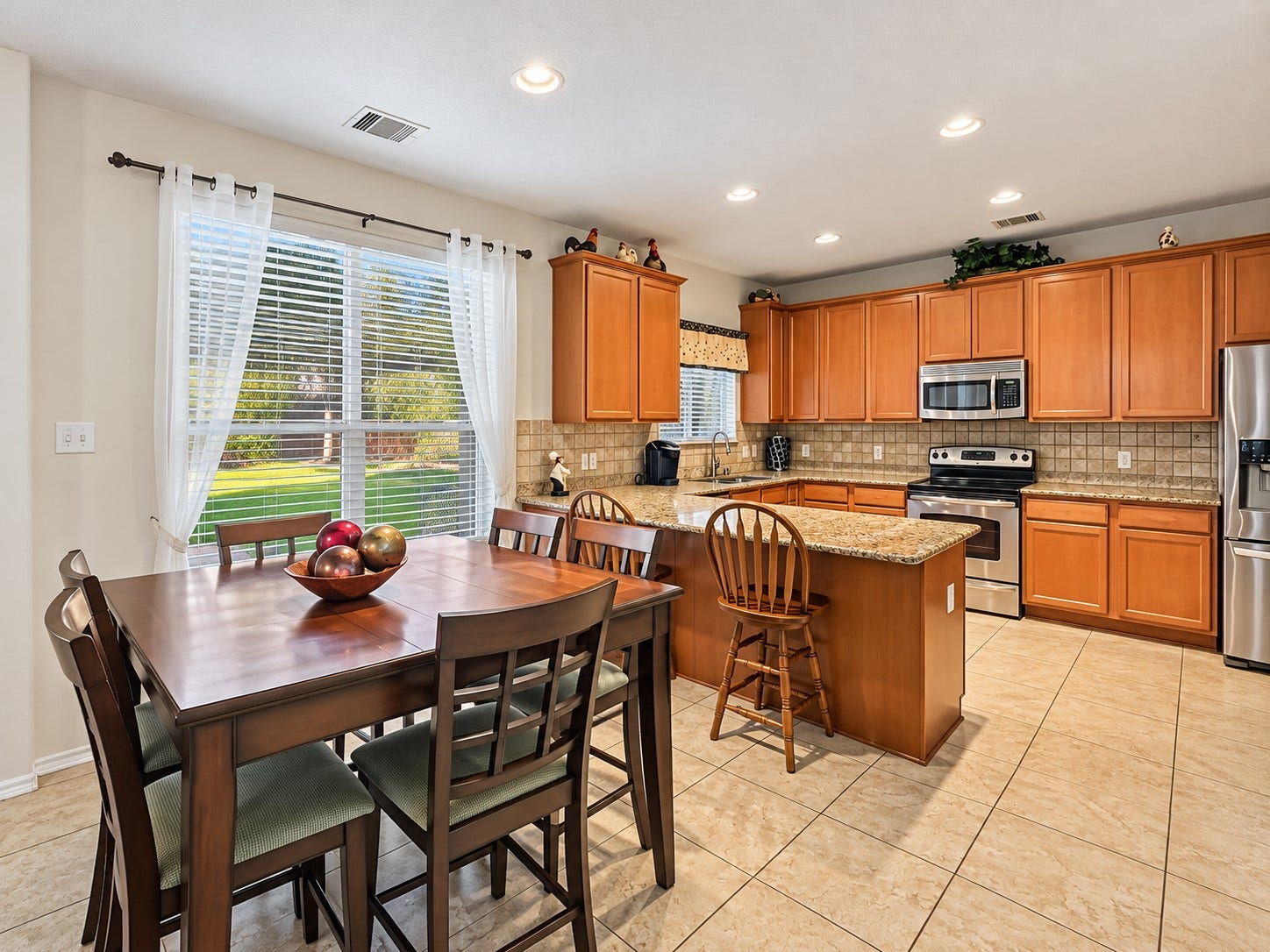 127 Hawkhurst, The Woodlands, TX 77354