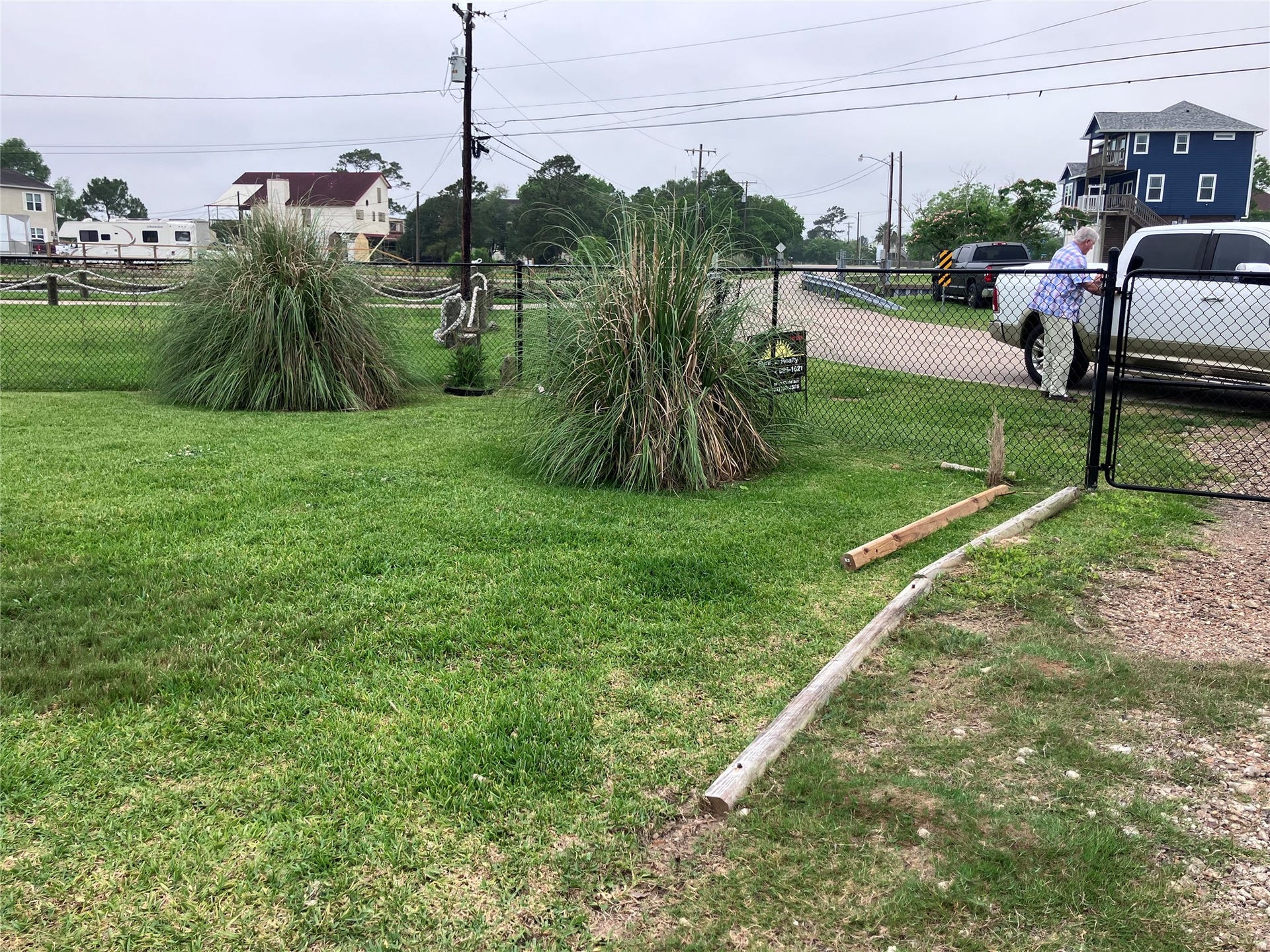 4408 Island Drive, Dickinson, TX 77539 4408 Island Drive, Dickinson, TX 77539