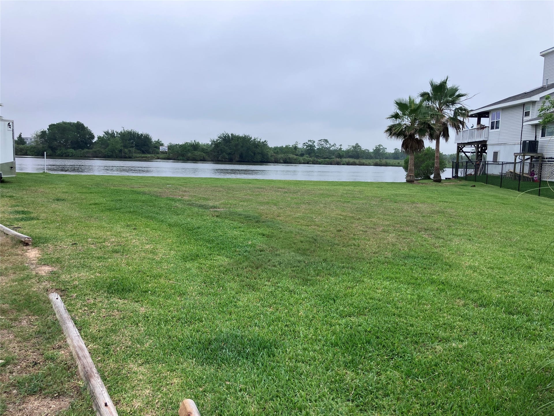 4408 Island Drive, Dickinson, TX 77539 4408 Island Drive, Dickinson, TX 77539