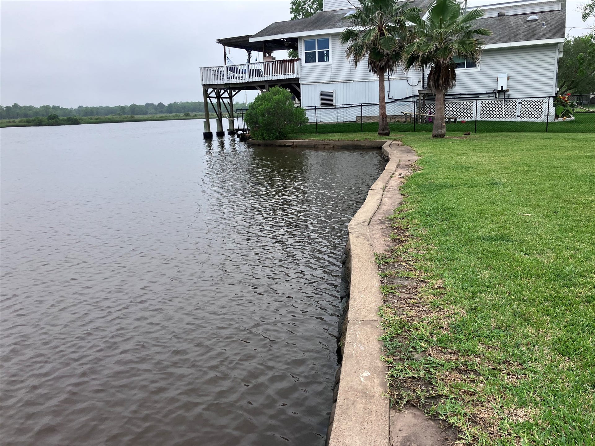 4408 Island Drive, Dickinson, TX 77539 bulk head curve