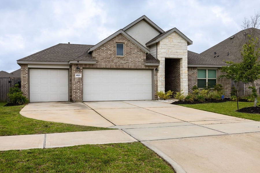 Property photo for 9515 Twilight Briar Lane, Baytown, TX