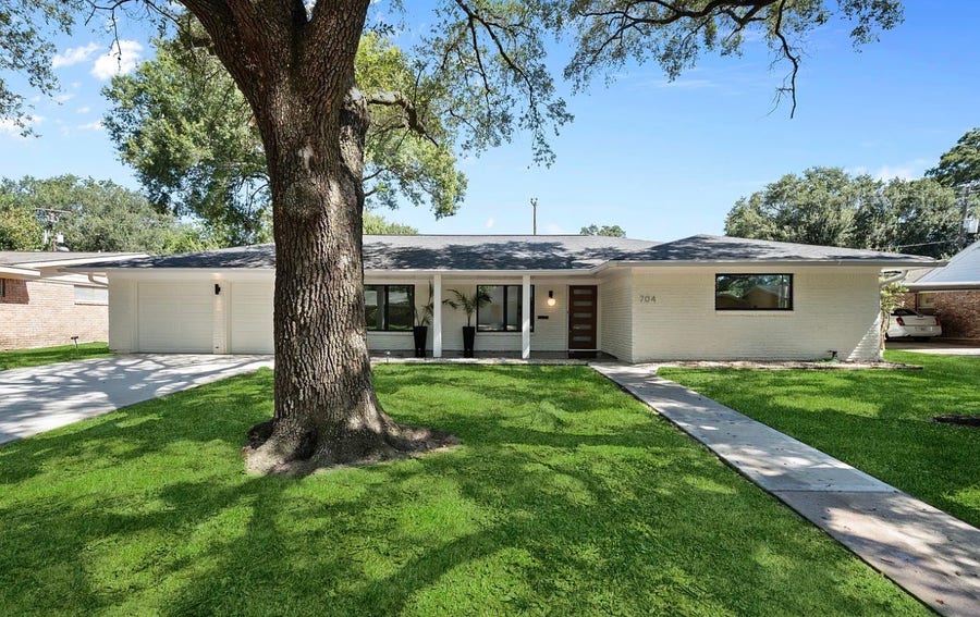 Property photo for 704 Fleetwood Street, Baytown, TX