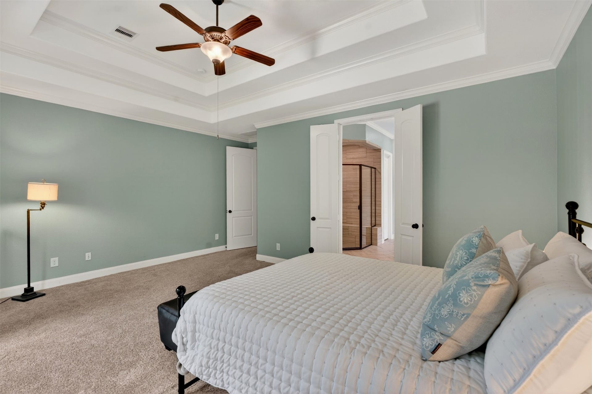 1504 Tallow Chase Court, Friendswood, TX 77546 1st floor primary bedroom