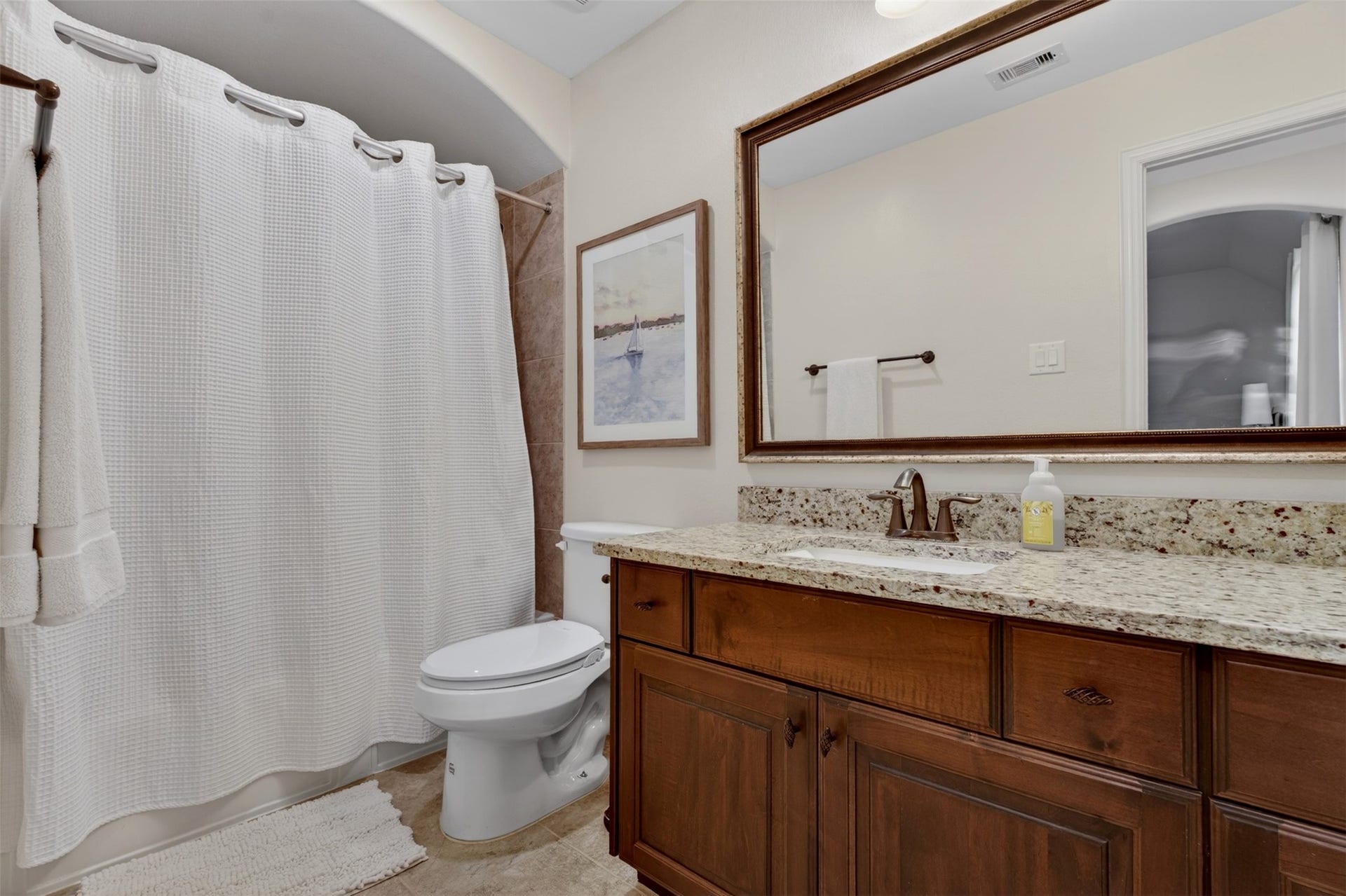 1504 Tallow Chase Court, Friendswood, TX 77546 Upstairs en-suite bathroom