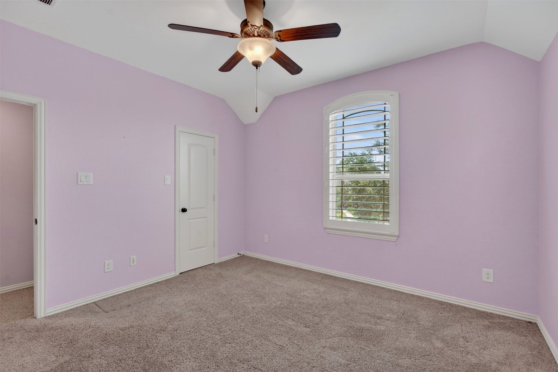 1504 Tallow Chase Court, Friendswood, TX 77546 2nd floor bedroom